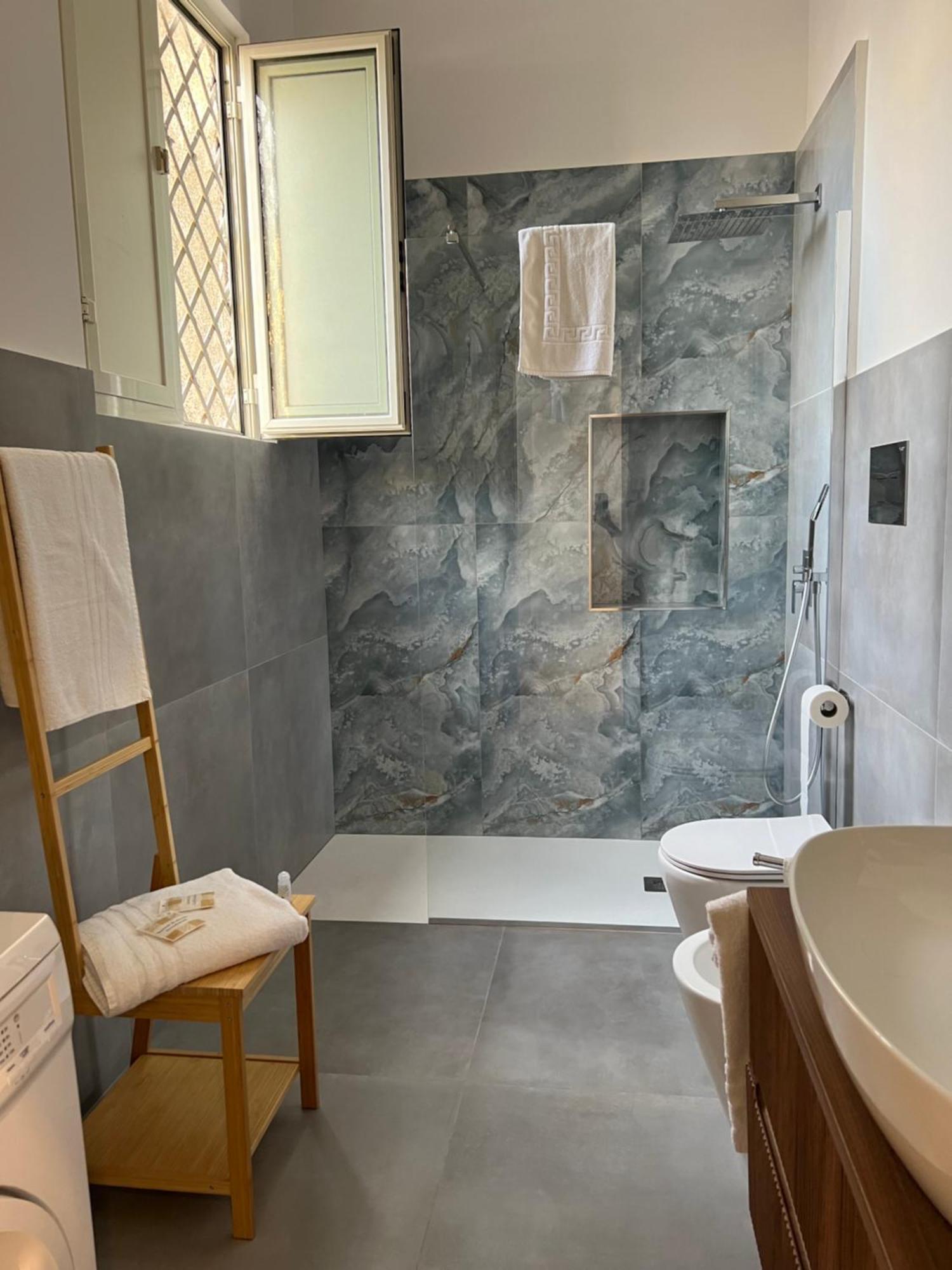 Ninetta A Toledo Apartment Наполи Екстериор снимка