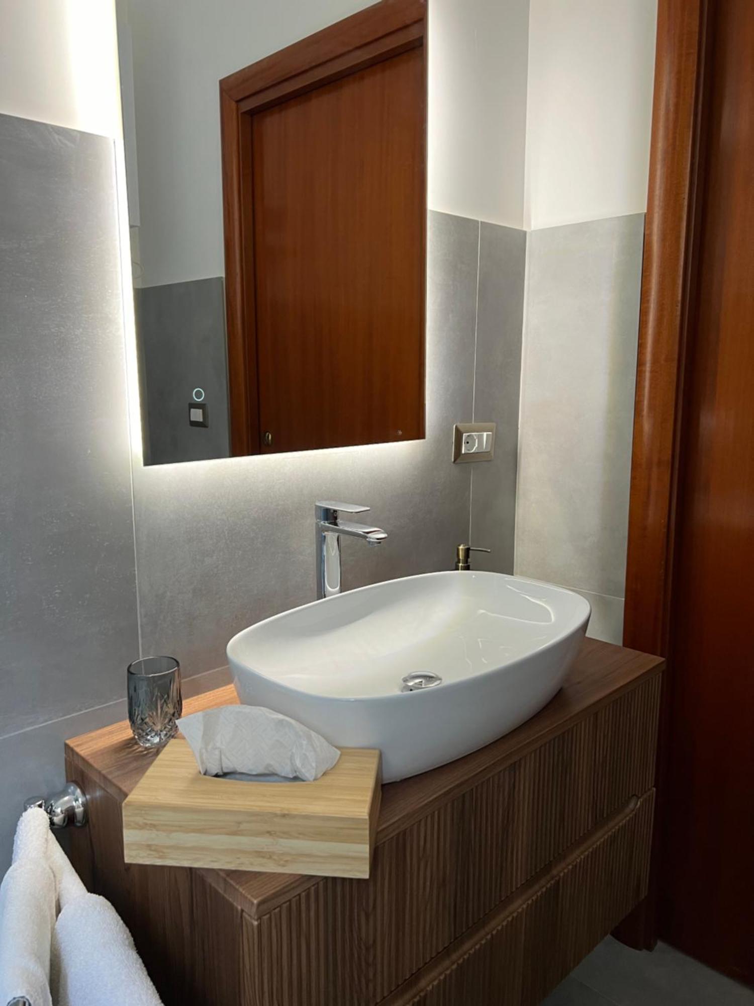 Ninetta A Toledo Apartment Наполи Екстериор снимка